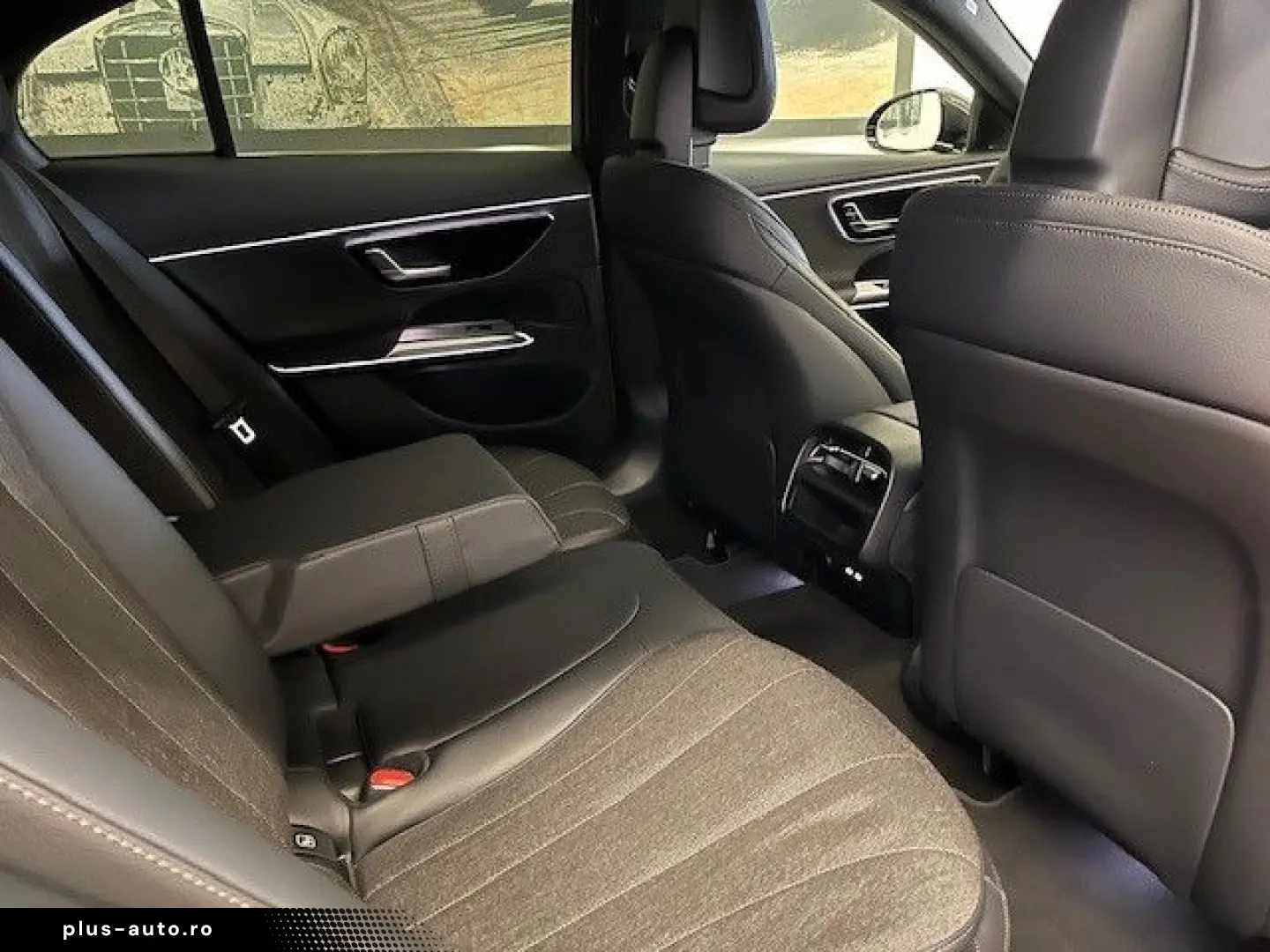 MERCEDES-BENZ E 300 de 4Matic Avantgarde Advanced AHK