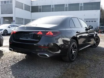 MERCEDES-BENZ E 300 e AMG-Sport LED Kamera Totw Distr Winter