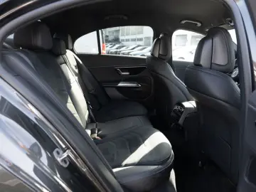 MERCEDES-BENZ E 300 e AMG-Sport LED Kamera Totw Distr Winter