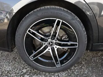 MERCEDES-BENZ E 300 e AMG-Sport LED Kamera Totw Distr Winter