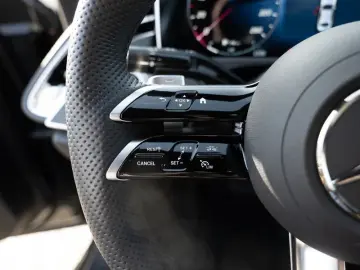 MERCEDES-BENZ E 300 e AMG-Sport LED Kamera Totw Distr Winter