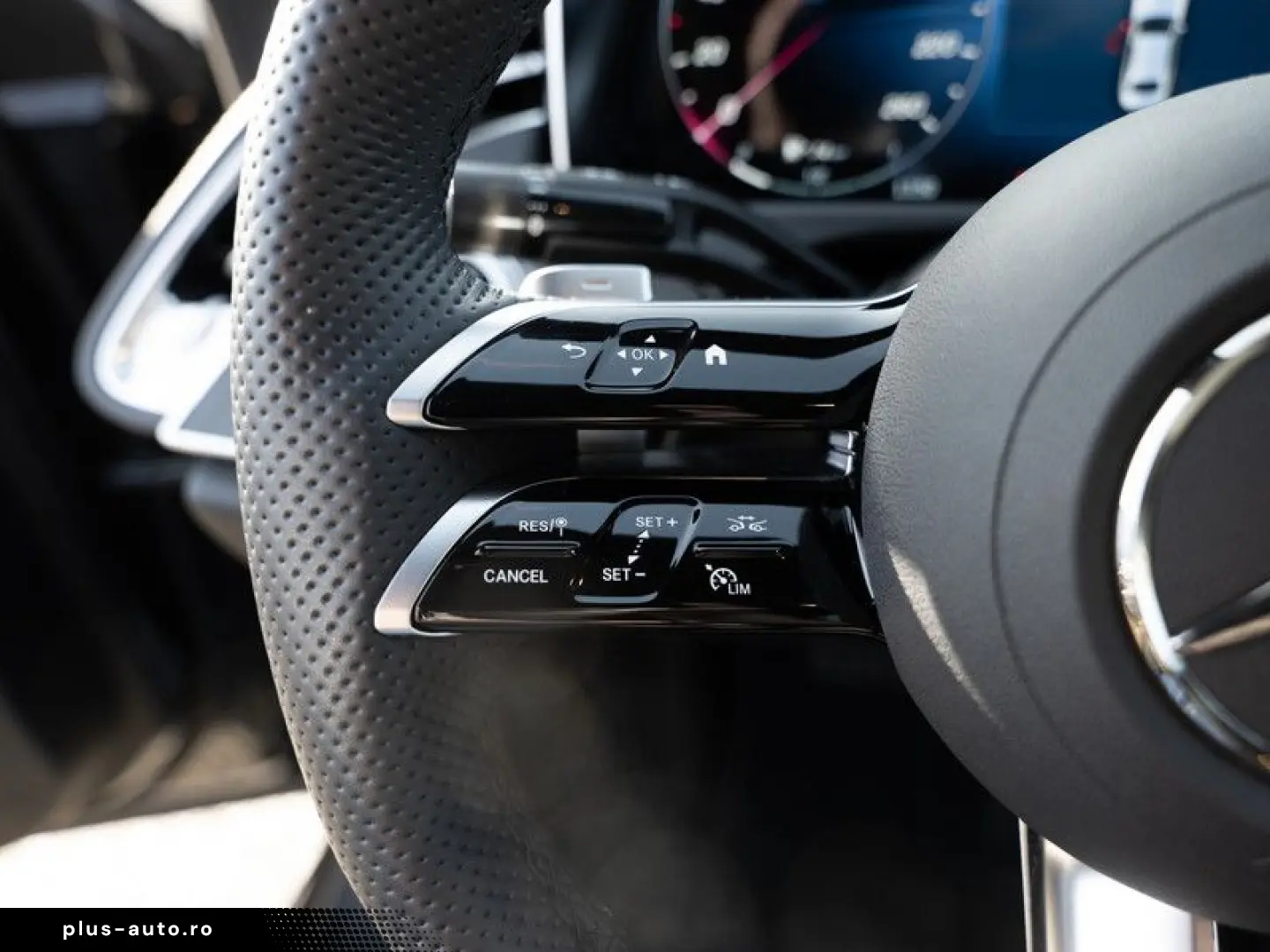 MERCEDES-BENZ E 300 e AMG-Sport LED Kamera Totw Distr Winter