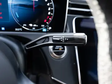 MERCEDES-BENZ E 300 e AMG-Sport LED Kamera Totw Distr Winter