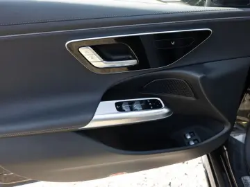 MERCEDES-BENZ E 300 e AMG-Sport LED Kamera Totw Distr Winter