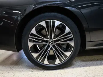 MERCEDES-BENZ E 300 de Avantgarde Advanced  Distr. L&hellip;