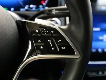 MERCEDES-BENZ E 300 de Avantgarde Advanced  Distr. L&hellip;