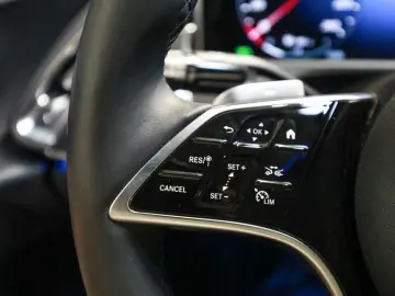 MERCEDES-BENZ E 300 de Avantgarde Advanced  Distr. L&hellip;