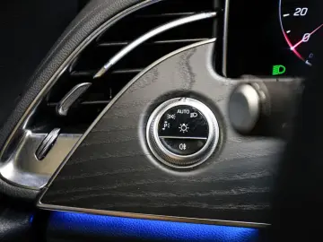 MERCEDES-BENZ E 300 de Avantgarde Advanced  Distr. L&hellip;