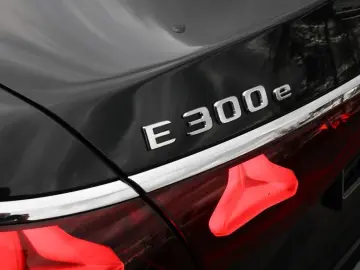 MERCEDES-BENZ E 300 e AMG-Sport Night Distr Totw LED&hellip;