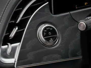 MERCEDES-BENZ E 300 e AMG-Sport Night Distr Totw LED&hellip;