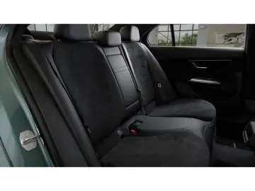 MERCEDES-BENZ E 300 de AMG NIGHT TECHNIK CARPLAY KAMERA