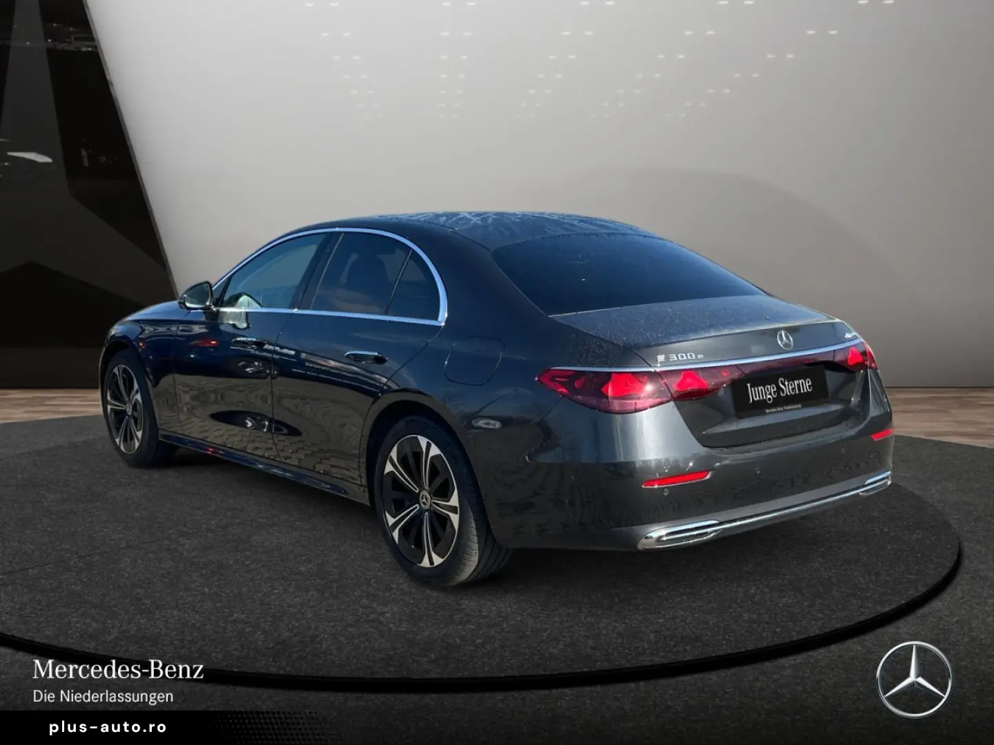 MERCEDES-BENZ E 300 e 4M Avantgarde Adv.  AHK WD 360  DISTR