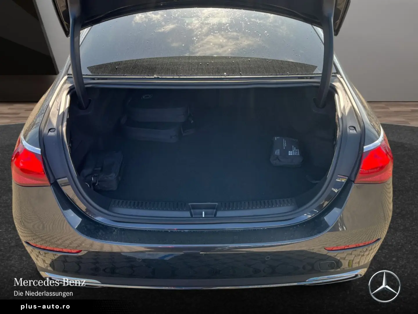 MERCEDES-BENZ E 300 e 4M Avantgarde Adv.  AHK WD 360  DISTR