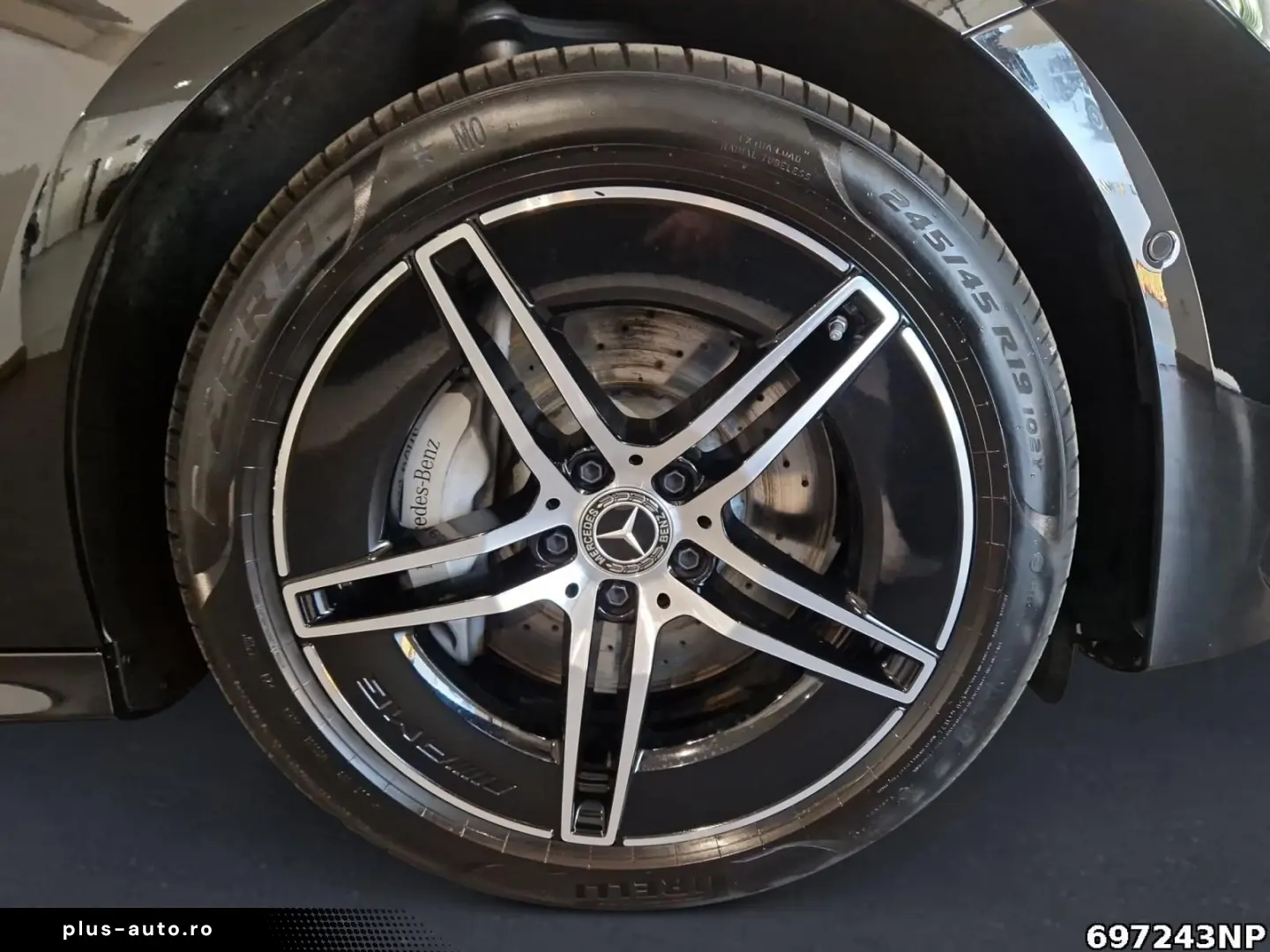 MERCEDES-BENZ E 300 e AMG  Night Pano Burm4D Distronic AHK