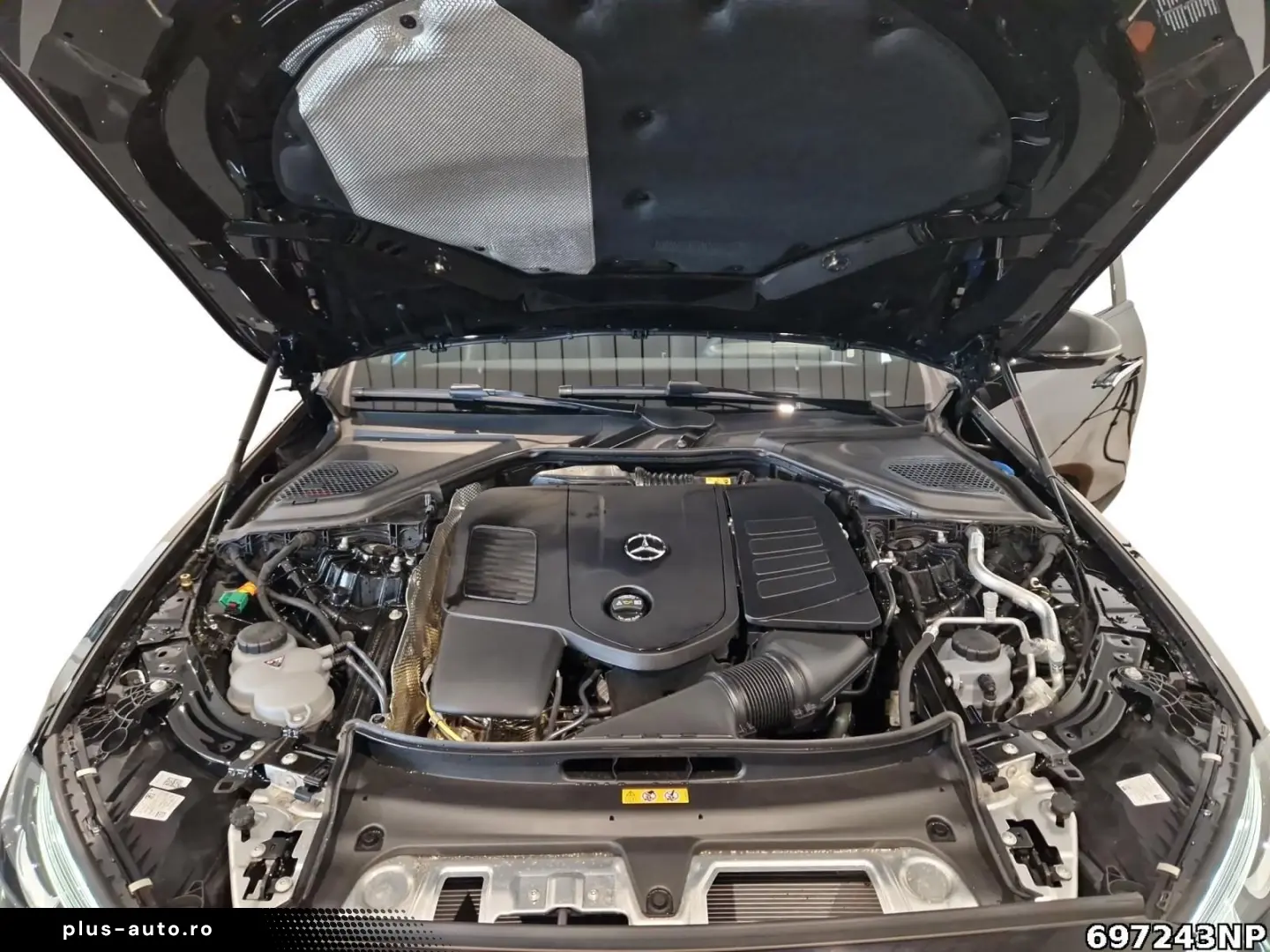 MERCEDES-BENZ E 300 e AMG  Night Pano Burm4D Distronic AHK