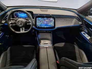 MERCEDES-BENZ E 300 e AMG  Night Pano Burm4D Distronic AHK