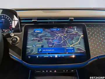 MERCEDES-BENZ E 300 e AMG  Night Pano Burm4D Distronic AHK