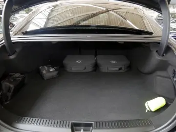 MERCEDES-BENZ E 300 de Limo EQ Hybrid Technologie   &hellip;