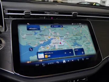 MERCEDES-BENZ E 300 de Limo EQ Hybrid Technologie   &hellip;