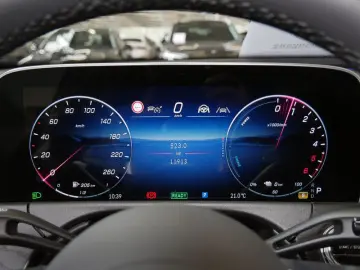 MERCEDES-BENZ E 300 de Limo EQ Hybrid Technologie   &hellip;