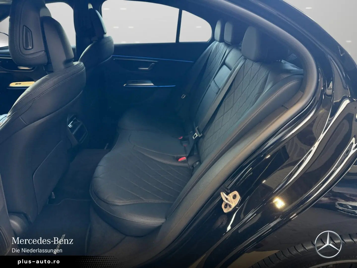 MERCEDES-BENZ E 300 e 4M AMG Advanced PANO 20  DISTR&hellip;