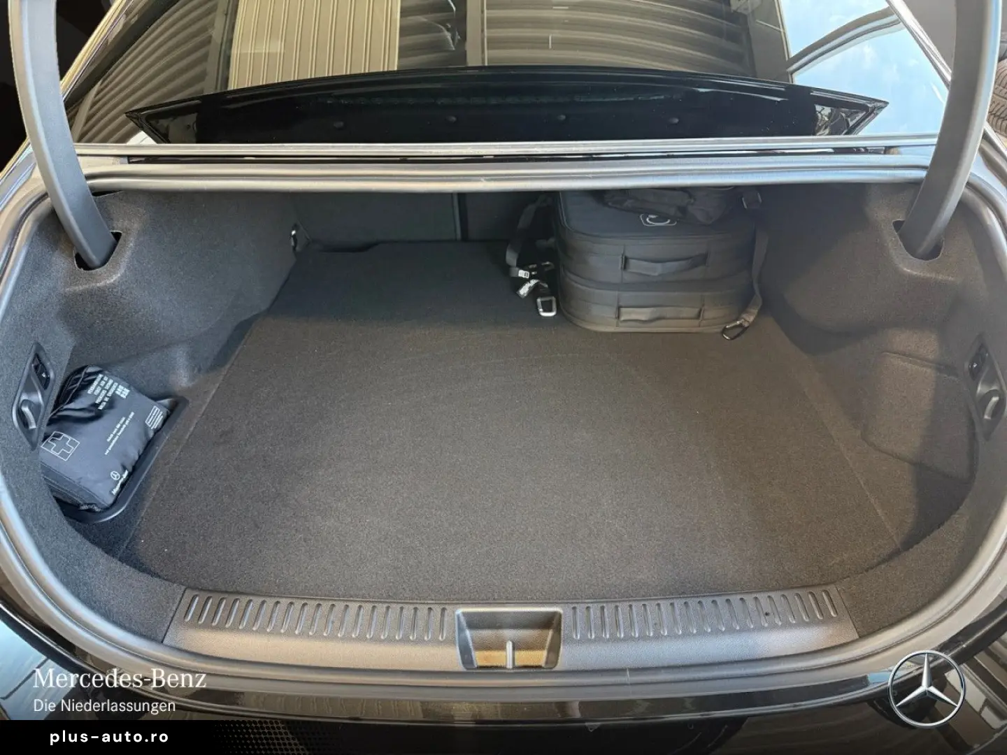 MERCEDES-BENZ E 300 e 4M AMG Advanced PANO 20  DISTR&hellip;