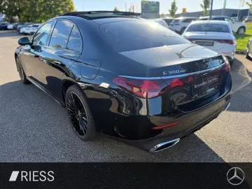 MERCEDES-BENZ E 300 de AMG PANO AHK 360 KEYLESS NIGHT SPUR