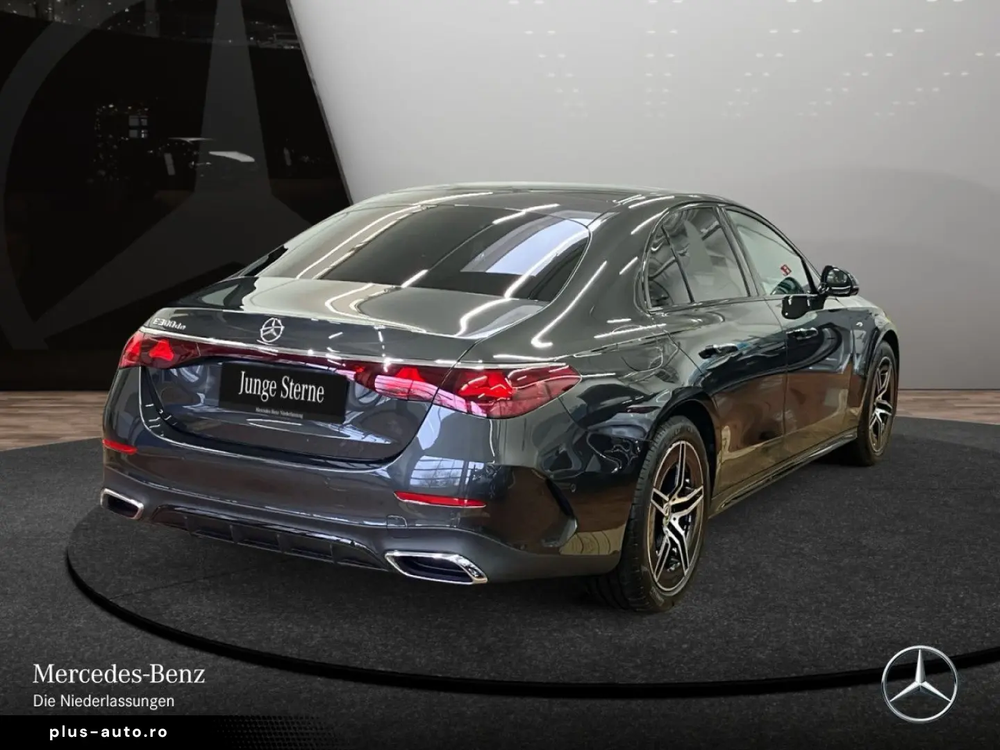 MERCEDES-BENZ E 300 de AMG Prem  PANO NIGHT HUD FAHR&hellip;