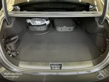 MERCEDES-BENZ E 300 de AMG Prem  PANO NIGHT HUD FAHR&hellip;