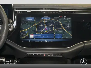 MERCEDES-BENZ E 300 de AMG Prem. PANO 20  NIGHT SUPER Bur4D