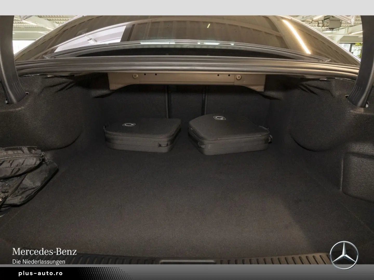 MERCEDES-BENZ E 300 de AMG Prem. PANO 20  NIGHT SUPER Bur4D