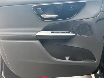 MERCEDES-BENZ GLC 200 4M AVANTGARDE AHK AMBIENTE CAR…