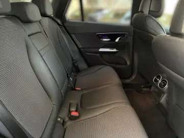 MERCEDES-BENZ GLC 200 4M AVANTGARDE AHK AMBIENTE CAR…