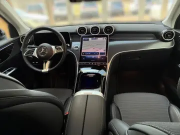 MERCEDES-BENZ GLC 200 4M AVANTGARDE AHK AMBIENTE CAR…