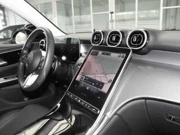 MERCEDES-BENZ GLC 200 4M Avantgarde Rückfahrkamera Ambiente