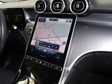 MERCEDES-BENZ GLC 200 4M Avantgarde Rückfahrkamera Ambiente