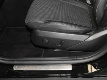 MERCEDES-BENZ GLC 200 4M Avantgarde Rückfahrkamera Ambiente