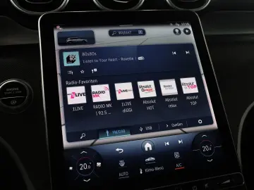 MERCEDES-BENZ GLC 200 4M Avantgarde Rückfahrkamera Ambiente