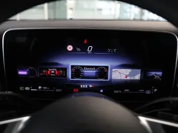 MERCEDES-BENZ GLC 200 4M Avantgarde Rückfahrkamera Ambiente