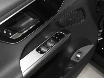 MERCEDES-BENZ GLC 200 4M Avantgarde Rückfahrkamera Ambiente