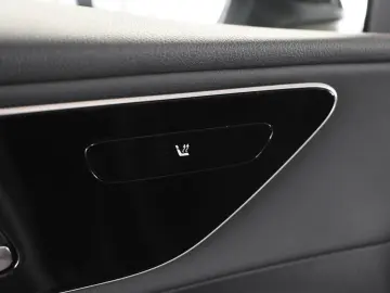 MERCEDES-BENZ GLC 200 4M Avantgarde Rückfahrkamera Ambiente