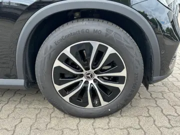 MERCEDES-BENZ GLC 200 4MATIC Avantgarde  Distronic  LED