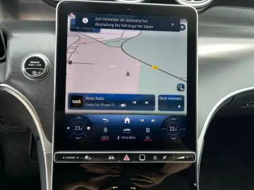 MERCEDES-BENZ GLC 200 4MATIC Avantgarde  Distronic  LED