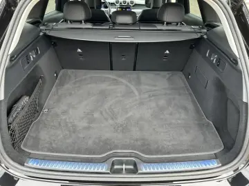 MERCEDES-BENZ GLC 200 4MATIC Avantgarde  Distronic  LED