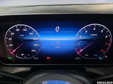 MERCEDES-BENZ GLC 200 4M Avantgarde AHK MEMORY KAMERA LED