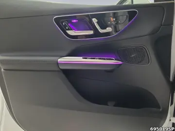 MERCEDES-BENZ GLC 200 4M Avantgarde AHK MEMORY KAMERA LED