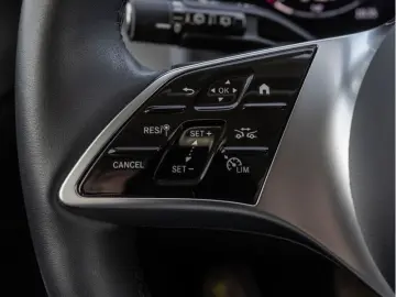 MERCEDES-BENZ GLC 200 4M Avantgarde LED Cam Memo Totw EASY-P