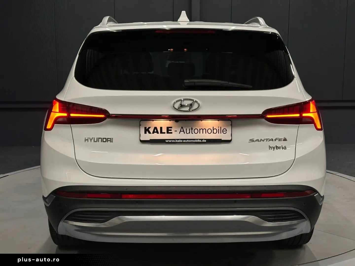 HYUNDAI Santa Fe Prime Hybrid  nur 16.000 km 19Zoll 360