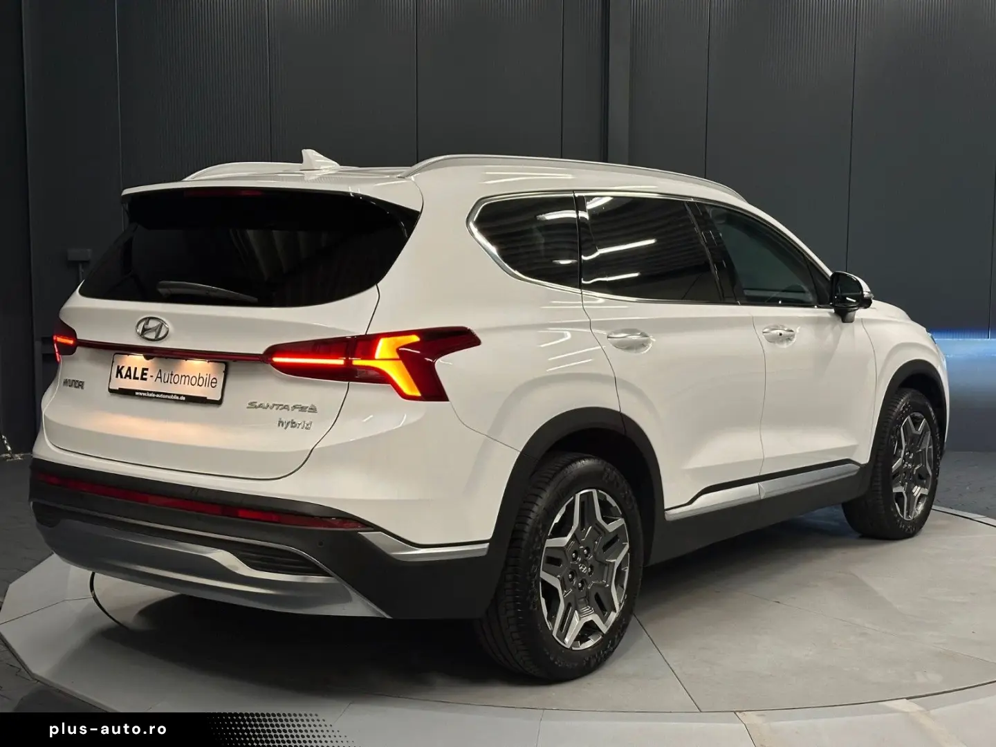 HYUNDAI Santa Fe Prime Hybrid  nur 16.000 km 19Zoll 360