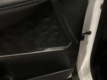 HYUNDAI Santa Fe Prime Hybrid  nur 16.000 km 19Zoll 360